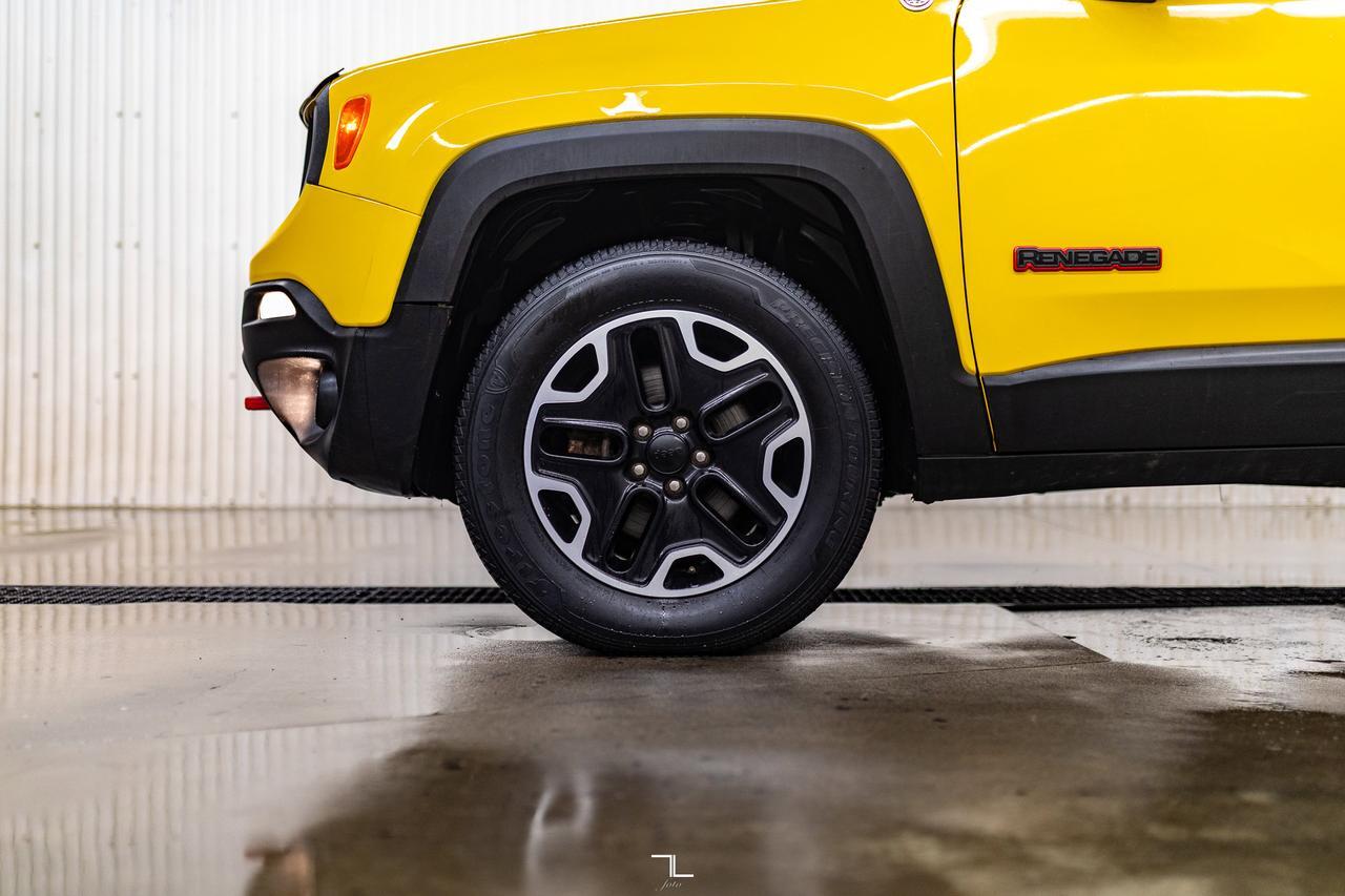 2015 Jeep Renegade 4x4 Trailhawk Leather BCam Red Deer AB