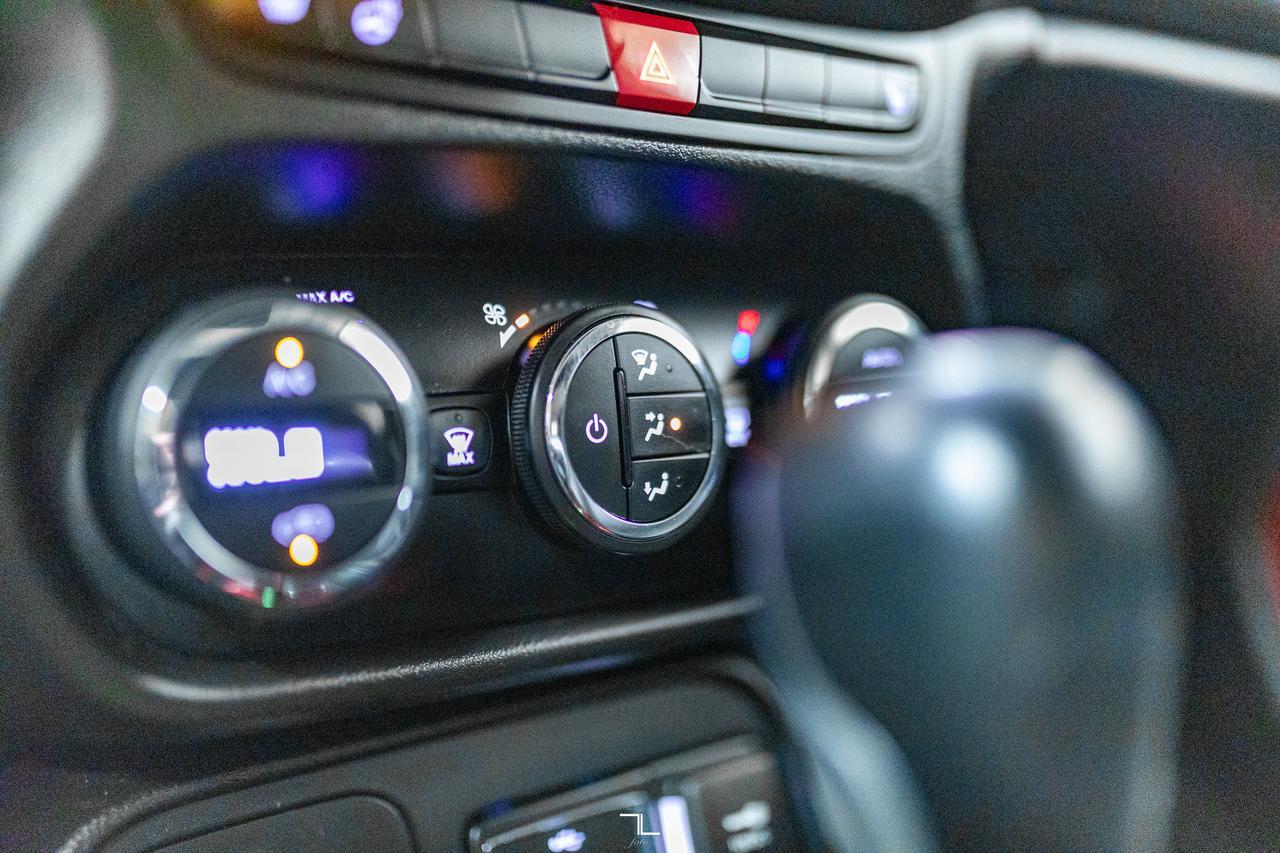 2015 Jeep Renegade 4x4 Trailhawk Leather BCam Red Deer AB