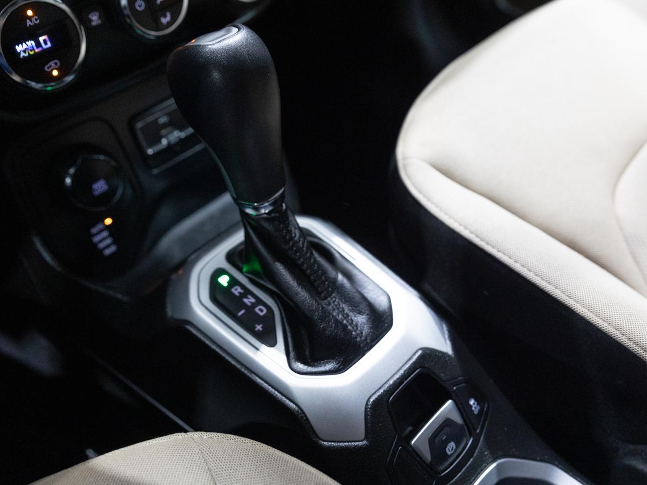 2015 Jeep Renegade Latitude 4WD Cranberry PA