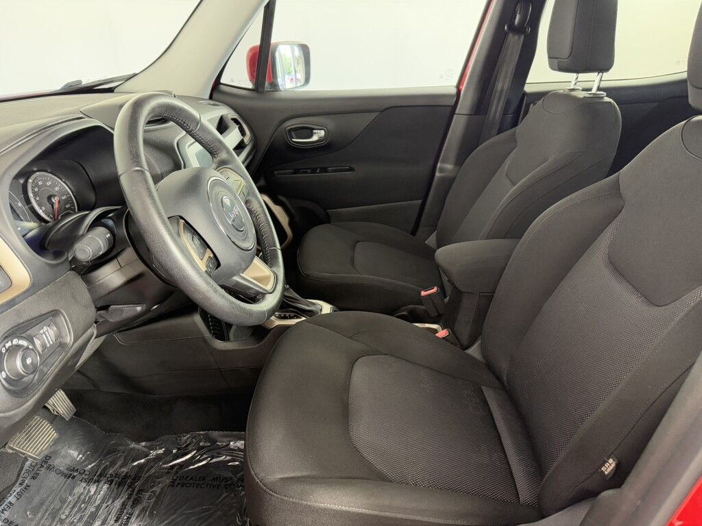 2015 Jeep Renegade Latitude w/Navigation/MySky Roof Maumee OH