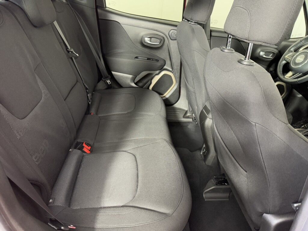 2015 Jeep Renegade Latitude w/Navigation/MySky Roof Maumee OH