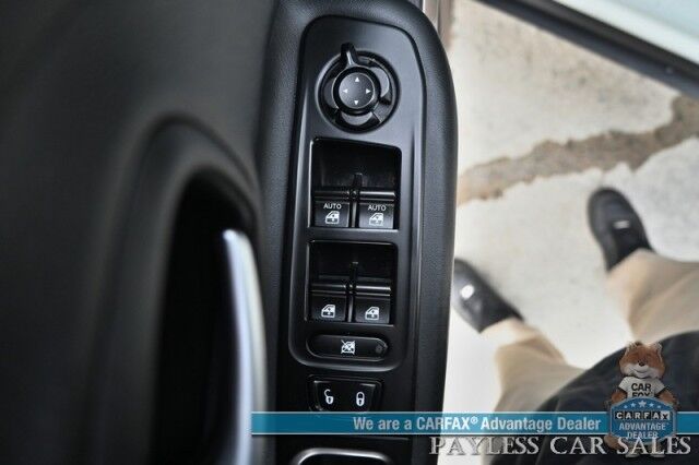 2015 Jeep Renegade Limited / 4X4 / Auto Start / Power & Heated Leather Seats / Heated Steering Wheel / Blind Spot Alert / Bluetooth / USB Input / Back Up Camera / Cruise Control / Keyless Entry & Start / 29 MPG / 1-Owner Anchorage AK