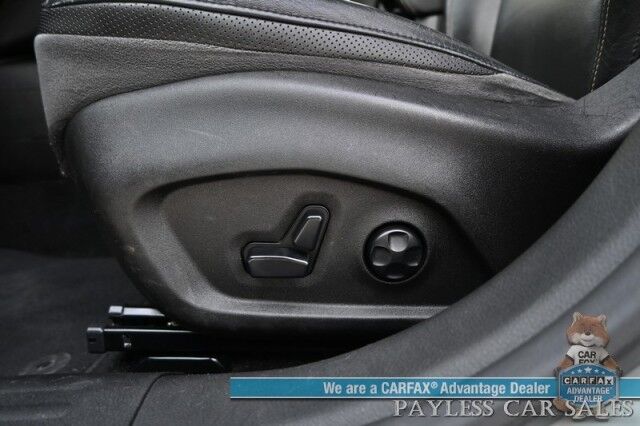 2015 Jeep Renegade Limited / 4X4 / Auto Start / Power & Heated Leather Seats / Heated Steering Wheel / Blind Spot Alert / Bluetooth / USB Input / Back Up Camera / Cruise Control / Keyless Entry & Start / 29 MPG / 1-Owner Anchorage AK