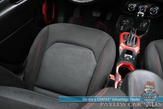 2015 Jeep Renegade Trailhawk / 4X4 / Heated Cloth Seats / Heated Steering Wheel / Auto Start / Open Air Sunroof / Bluetooth / Back Up Camera / Cruise Control / Keyless Entry & Start / Block Heater / Alloy Wheels / Tow Pkg Anchorage AK