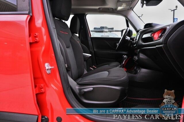 2015 Jeep Renegade Trailhawk / 4X4 / Heated Cloth Seats / Heated Steering Wheel / Auto Start / Open Air Sunroof / Bluetooth / Back Up Camera / Cruise Control / Keyless Entry & Start / Block Heater / Alloy Wheels / Tow Pkg Anchorage AK