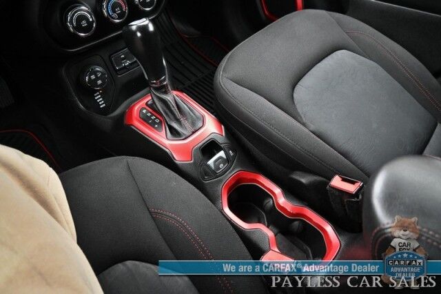 2015 Jeep Renegade Trailhawk / 4X4 / Heated Cloth Seats / Heated Steering Wheel / Auto Start / Open Air Sunroof / Bluetooth / Back Up Camera / Cruise Control / Keyless Entry & Start / Block Heater / Alloy Wheels / Tow Pkg Anchorage AK