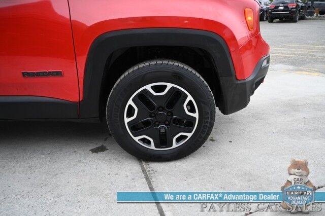 2015 Jeep Renegade Trailhawk / 4X4 / Heated Cloth Seats / Heated Steering Wheel / Auto Start / Open Air Sunroof / Bluetooth / Back Up Camera / Cruise Control / Keyless Entry & Start / Block Heater / Alloy Wheels / Tow Pkg Anchorage AK