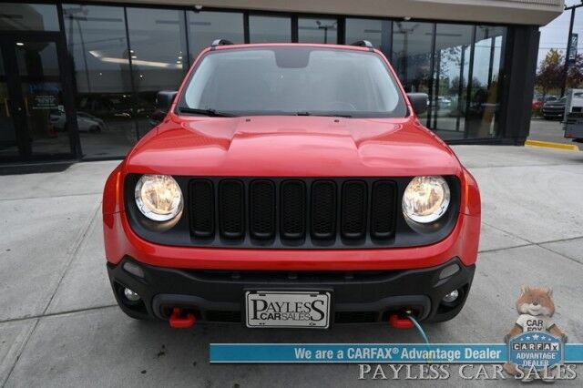 2015 Jeep Renegade Trailhawk / 4X4 / Heated Cloth Seats / Heated Steering Wheel / Auto Start / Open Air Sunroof / Bluetooth / Back Up Camera / Cruise Control / Keyless Entry & Start / Block Heater / Alloy Wheels / Tow Pkg Anchorage AK