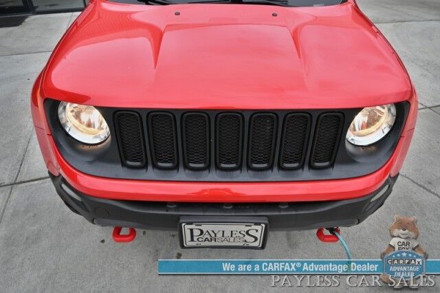 2015 Jeep Renegade Trailhawk / 4X4 / Heated Cloth Seats / Heated Steering Wheel / Auto Start / Open Air Sunroof / Bluetooth / Back Up Camera / Cruise Control / Keyless Entry & Start / Block Heater / Alloy Wheels / Tow Pkg Anchorage AK
