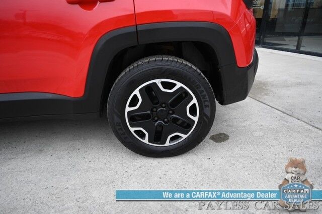 2015 Jeep Renegade Trailhawk / 4X4 / Heated Cloth Seats / Heated Steering Wheel / Auto Start / Open Air Sunroof / Bluetooth / Back Up Camera / Cruise Control / Keyless Entry & Start / Block Heater / Alloy Wheels / Tow Pkg Anchorage AK