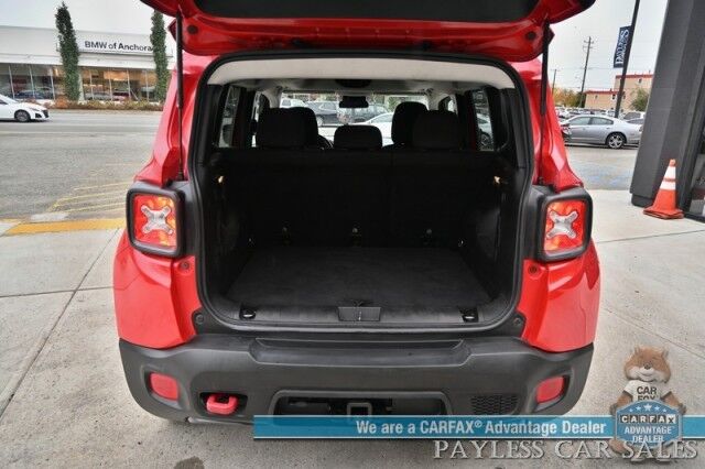 2015 Jeep Renegade Trailhawk / 4X4 / Heated Cloth Seats / Heated Steering Wheel / Auto Start / Open Air Sunroof / Bluetooth / Back Up Camera / Cruise Control / Keyless Entry & Start / Block Heater / Alloy Wheels / Tow Pkg Anchorage AK