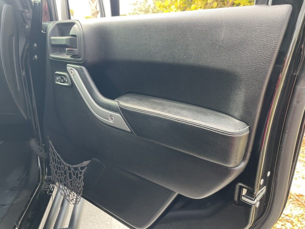 2015 Jeep Wrangler Freedom Edition~CLEAN CARFAX~LOCAL TRADE IN~FUN IN THE SUN~GREAT Sarasota FL