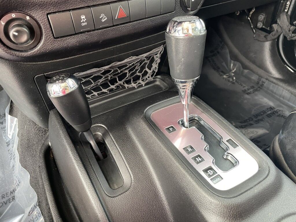 2015 Jeep Wrangler Freedom Edition~CLEAN CARFAX~LOCAL TRADE IN~FUN IN THE SUN~GREAT Sarasota FL