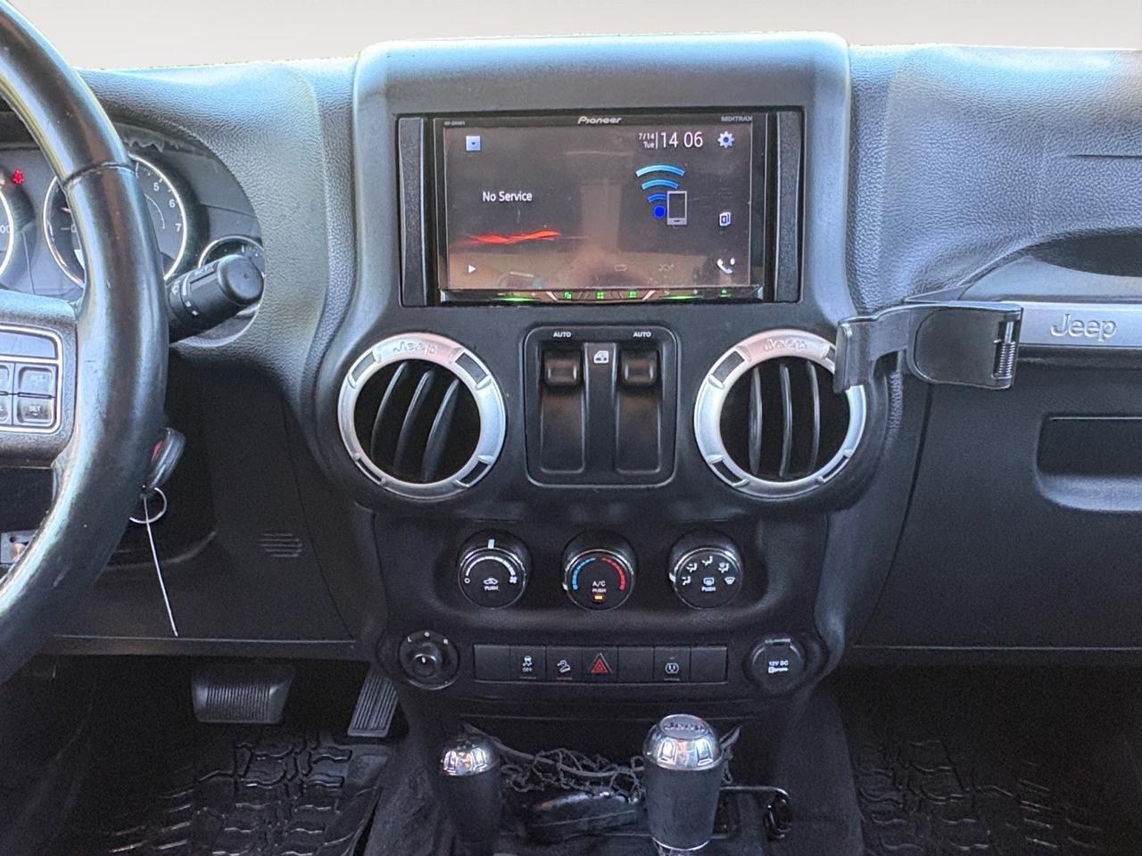 2015 Jeep Wrangler Rubicon, RUNNING BOARDS, FENDER FLARES, TOW PACKAGE WITH WINCH, BRUSH GUARD, HARD TOP, LIFTED, CUSTOM PRO COMP WHEELS, BLUETOOTH, ONLY 81K MILES, CLEAN CARFAX, WRANGLE THESE KEYS! Virginia Beach VA