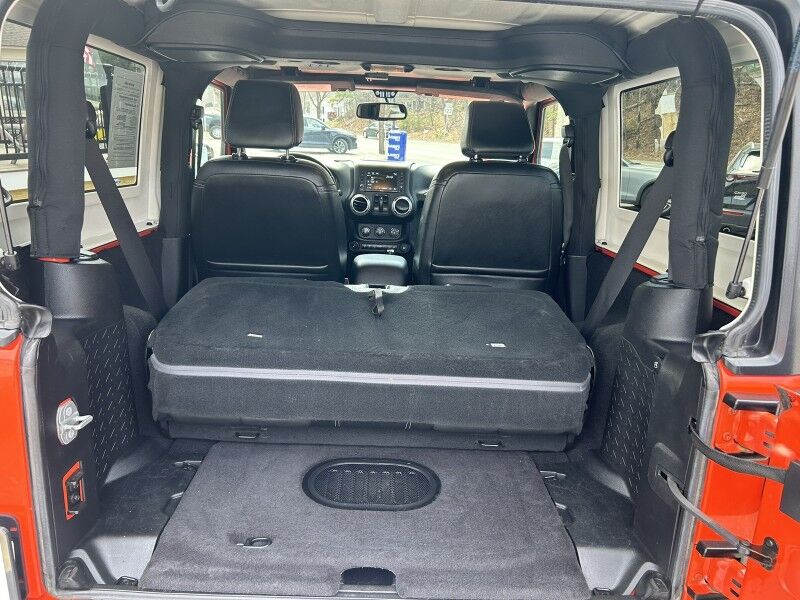 2015 Jeep Wrangler Sahara - 1 OWNER - GREAT SERVICE HISTORY - LEATHER Whitinsville MA