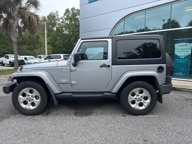 2015 Jeep Wrangler Sahara photo 2