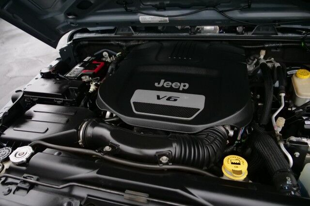 2015 Jeep Wrangler Sport S 4X4 / Power Convenience Group / Hard Top! High Point NC