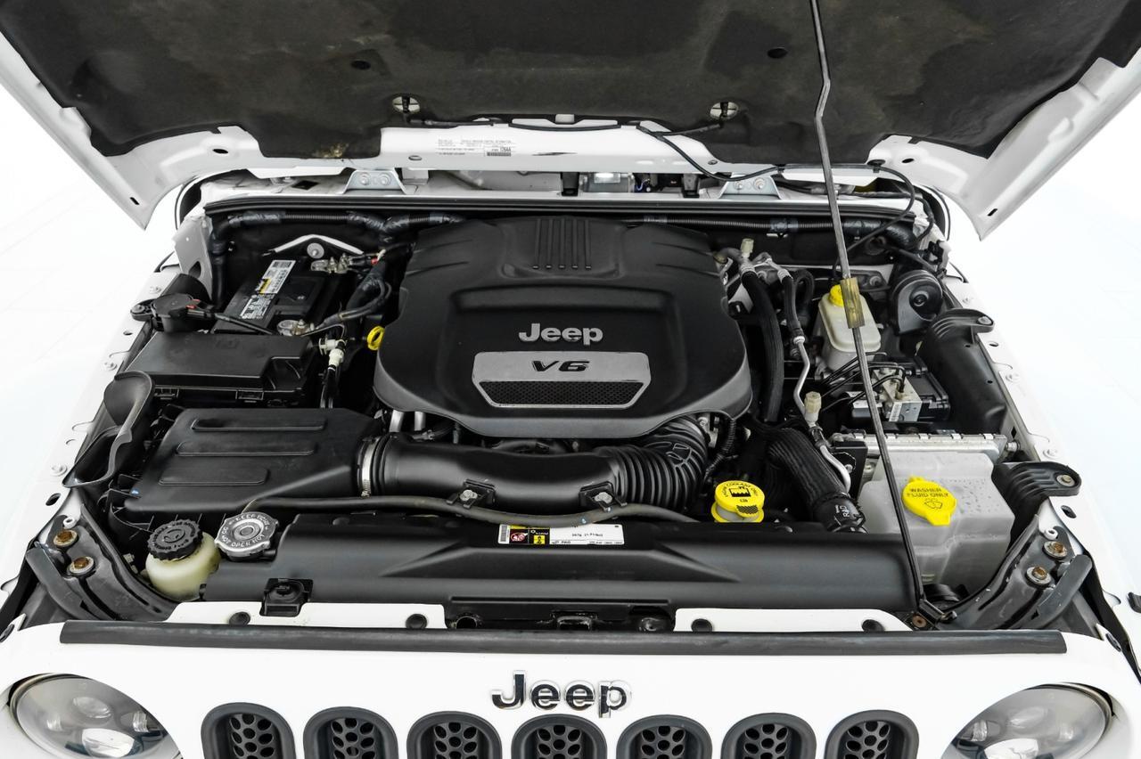 2015 Jeep Wrangler UNLIMITED SAHARA 4WD AUTOMATIC HARD TOP CONVERTIBLE NAVIGATION Carrollton TX