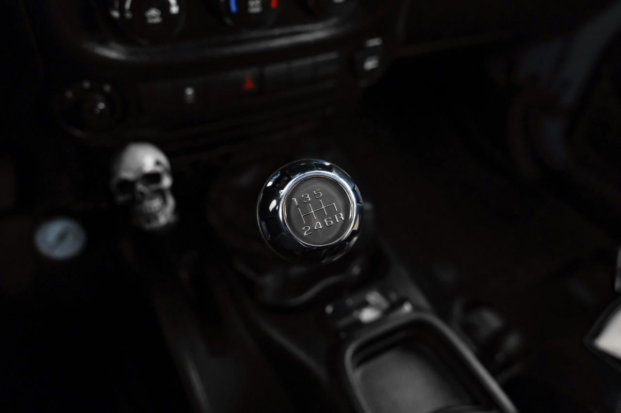 2015 Jeep Wrangler UNLIMITED WILLYS WHEELER 4WD HARD TOP CONVERTIBLE CRUISE CONTROL Carrollton TX