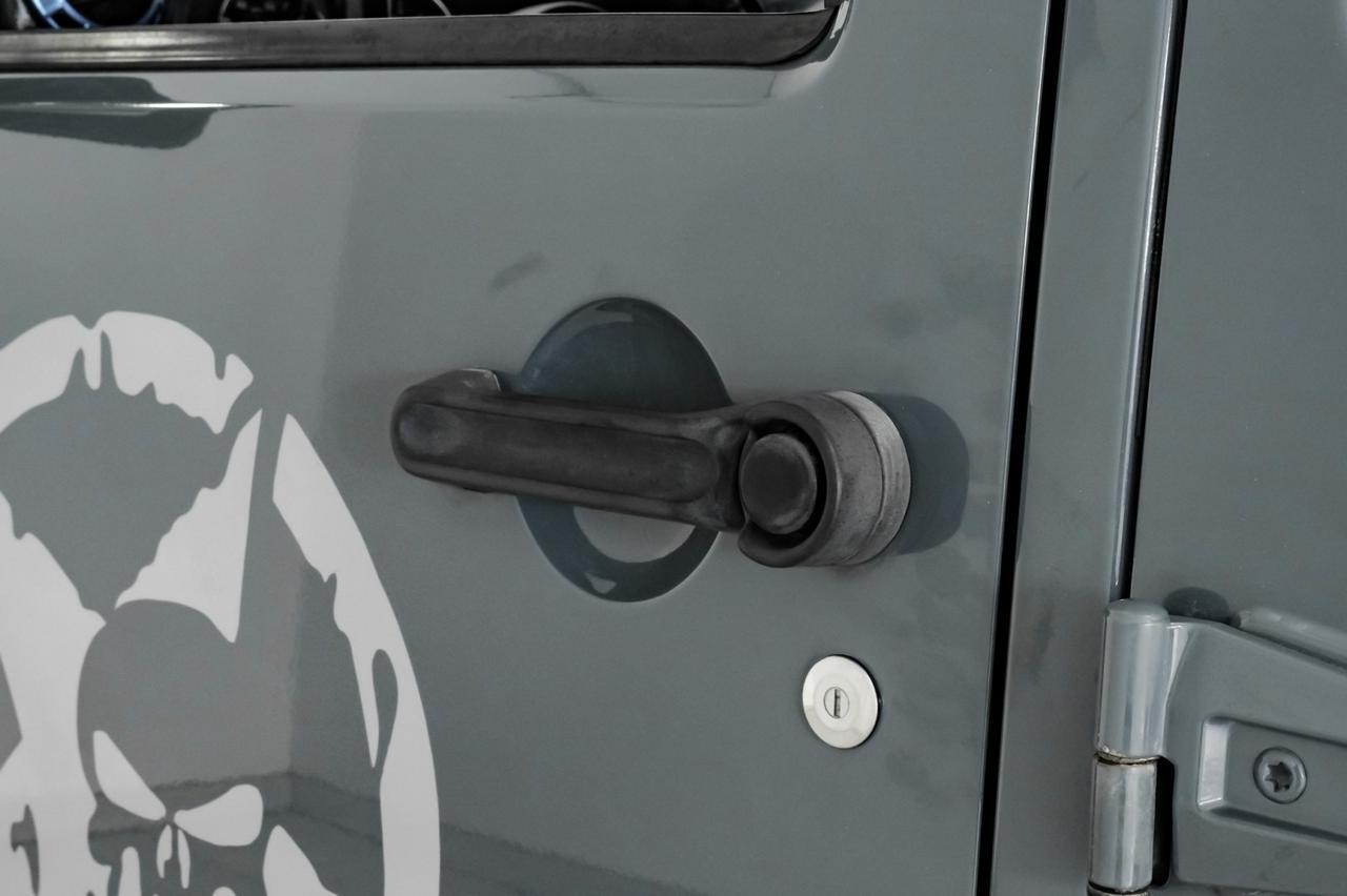 2015 Jeep Wrangler UNLIMITED WILLYS WHEELER 4WD HARD TOP CONVERTIBLE CRUISE CONTROL Carrollton TX