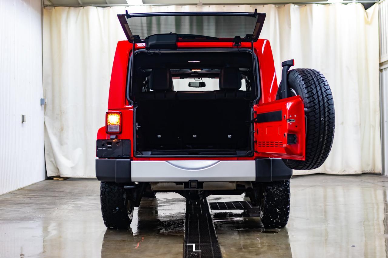 2015 Jeep Wrangler Unlimited 4x4 Sahara Leather Nav Red Deer AB