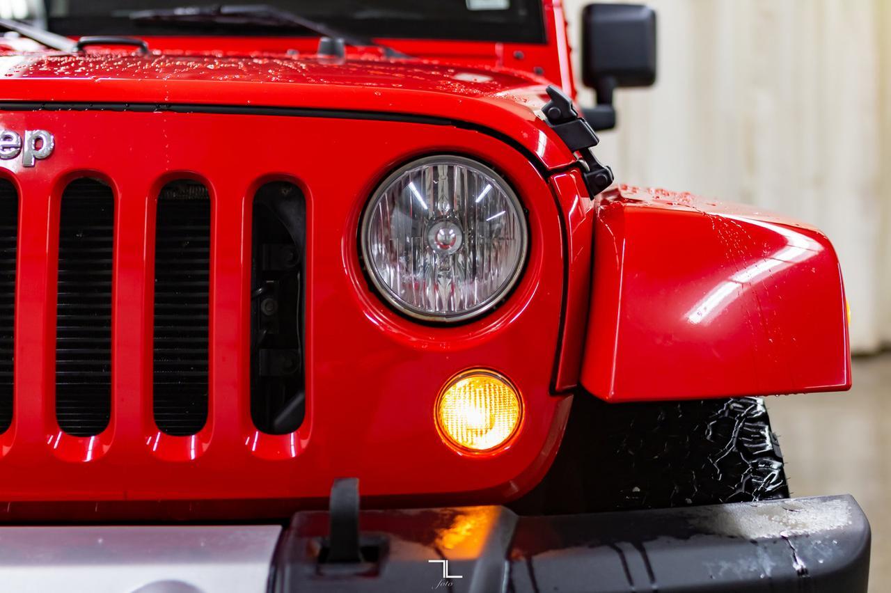 2015 Jeep Wrangler Unlimited 4x4 Sahara Leather Nav Red Deer AB