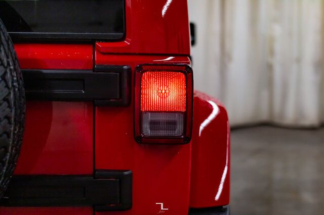 2015 Jeep Wrangler Unlimited 4x4 Sahara Leather Nav Red Deer AB