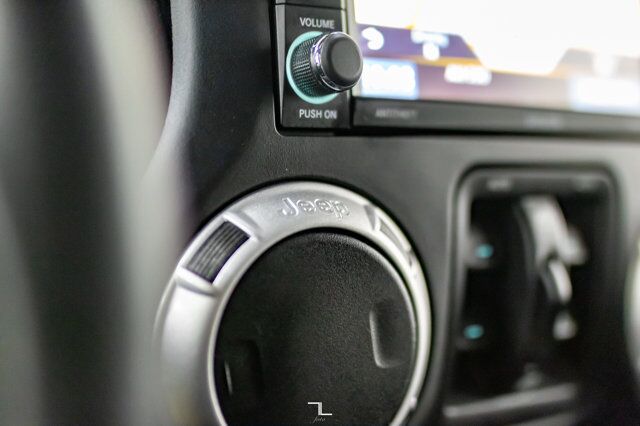 2015 Jeep Wrangler Unlimited 4x4 Sahara Leather Nav Red Deer AB