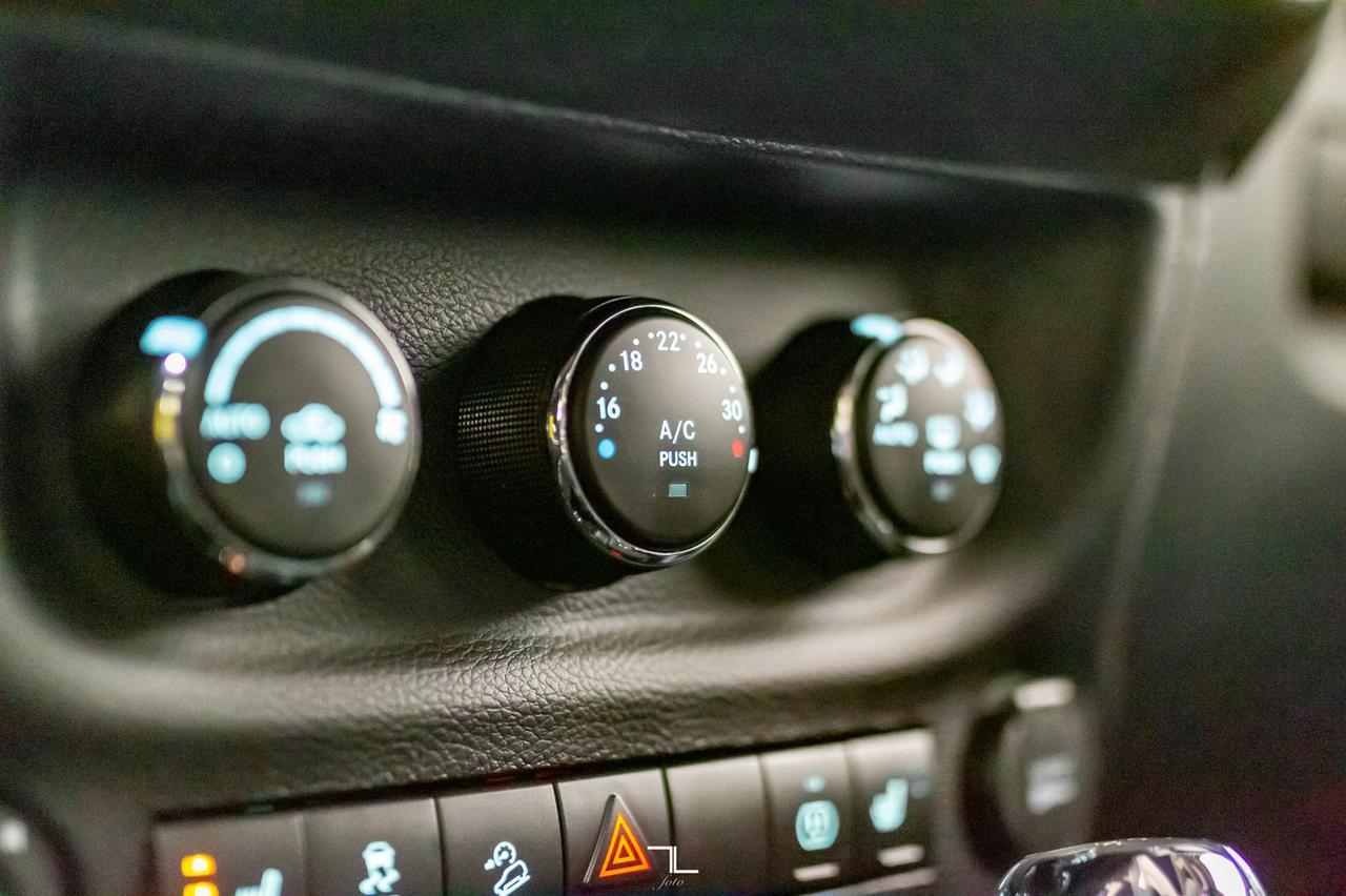 2015 Jeep Wrangler Unlimited 4x4 Sahara Leather Nav Red Deer AB