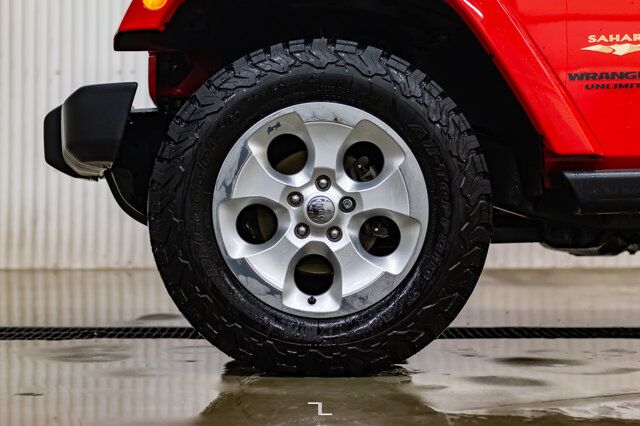 2015 Jeep Wrangler Unlimited 4x4 Sahara Leather Nav Red Deer AB