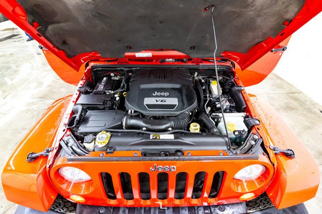 2015 Jeep Wrangler Unlimited 4x4 Sahara Leather Nav Red Deer AB