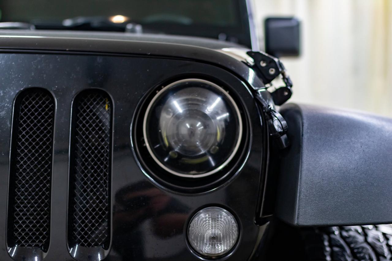 2015 Jeep Wrangler Unlimited 4x4 Sport Level Kit Manual Red Deer AB