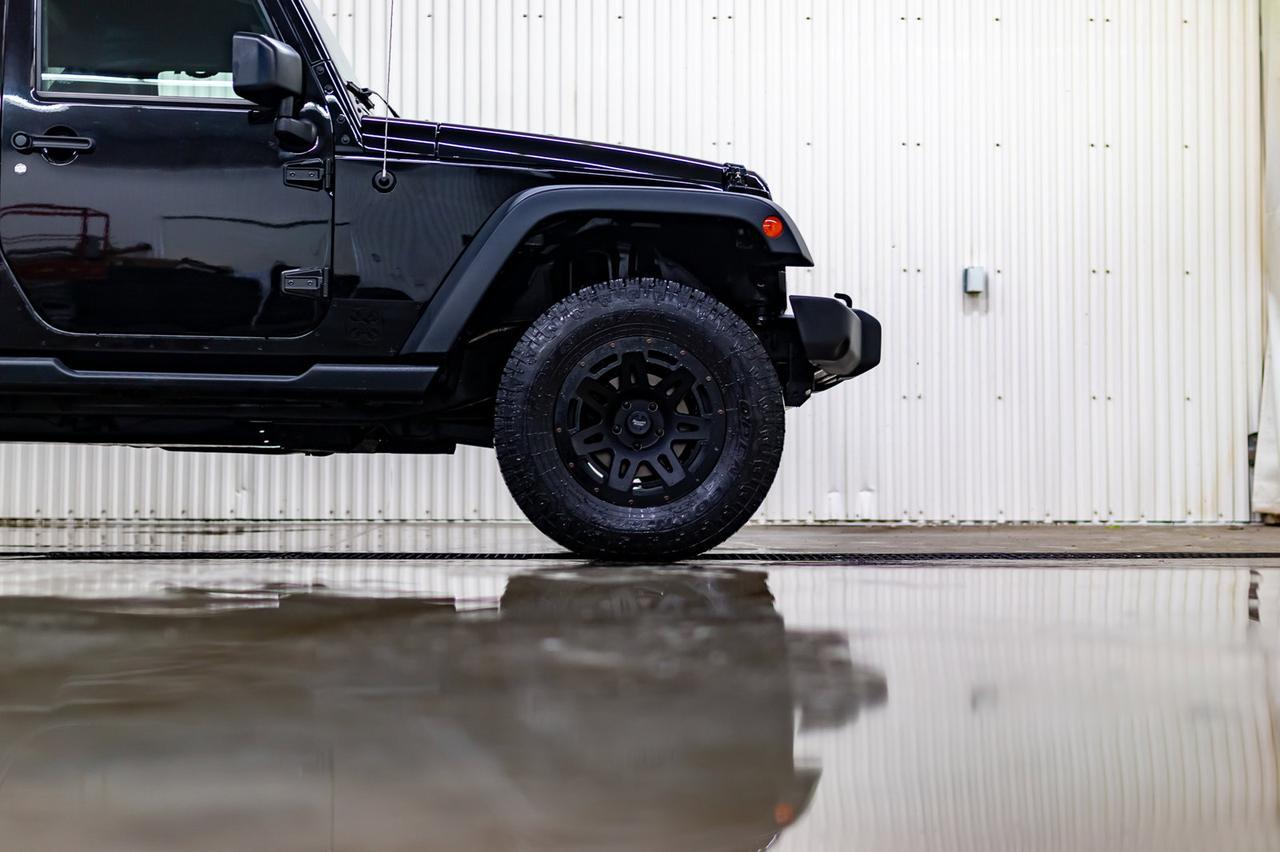 2015 Jeep Wrangler Unlimited 4x4 Sport Level Kit Manual Red Deer AB