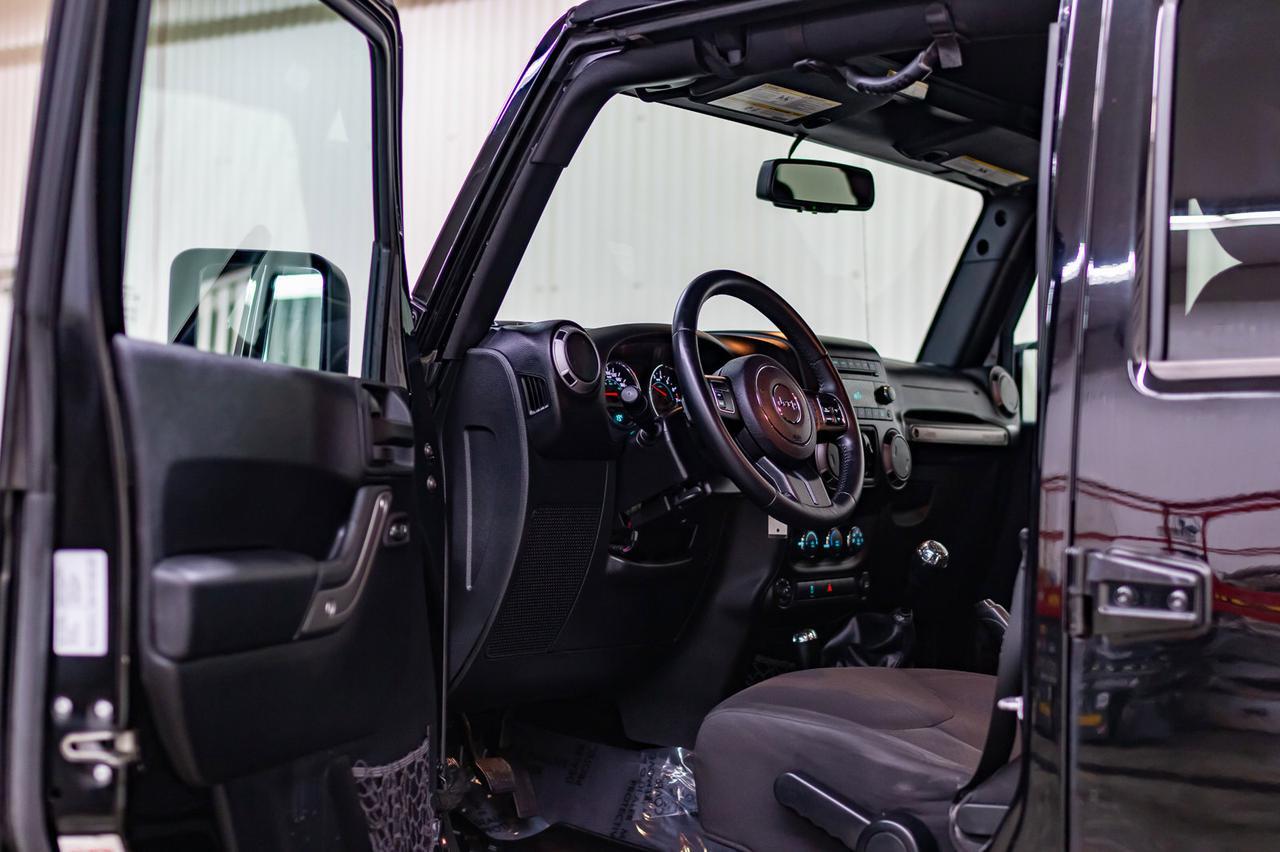 2015 Jeep Wrangler Unlimited 4x4 Sport Level Kit Manual Red Deer AB