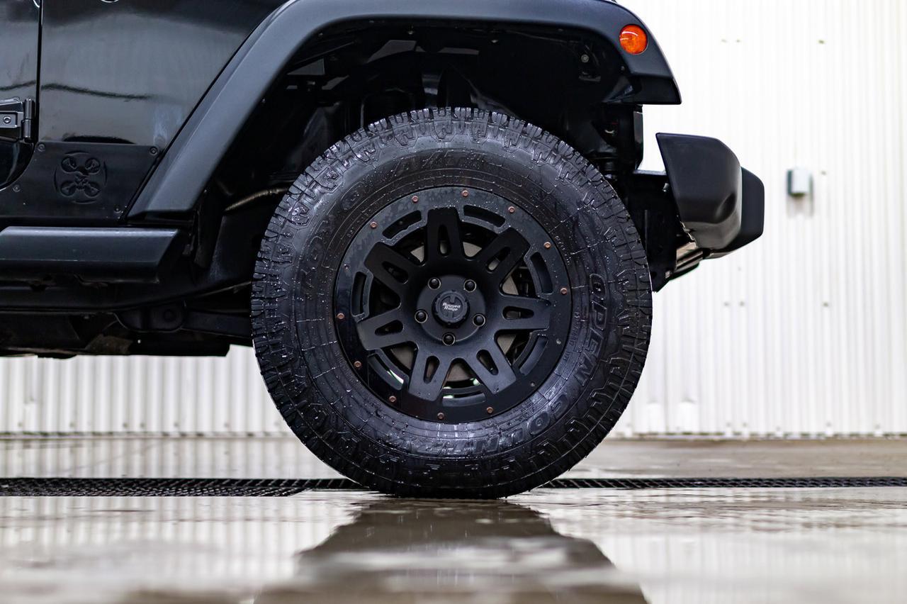 2015 Jeep Wrangler Unlimited 4x4 Sport Level Kit Manual Red Deer AB