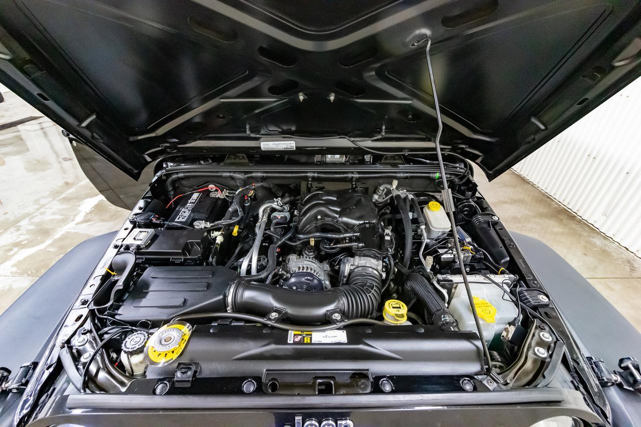 2015 Jeep Wrangler Unlimited 4x4 Sport Level Kit Manual Red Deer AB