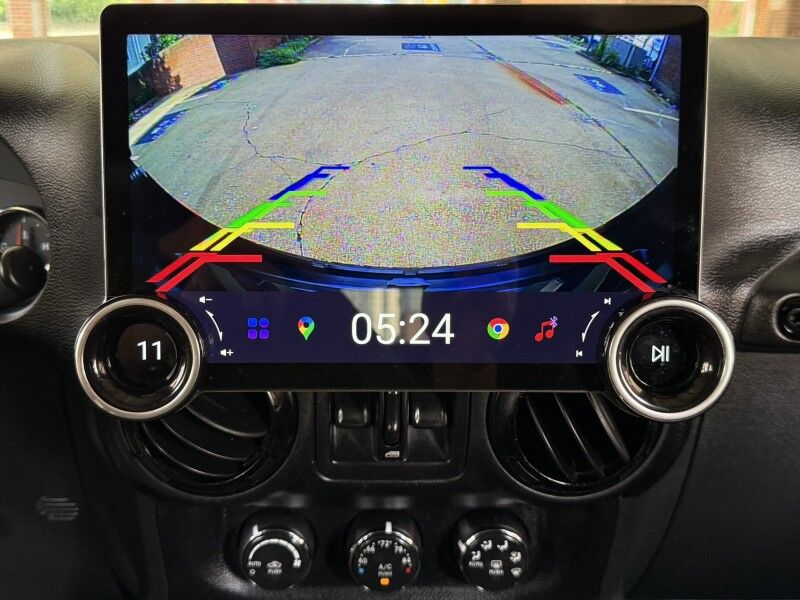 2015 Jeep Wrangler Unlimited Altitude photo 27