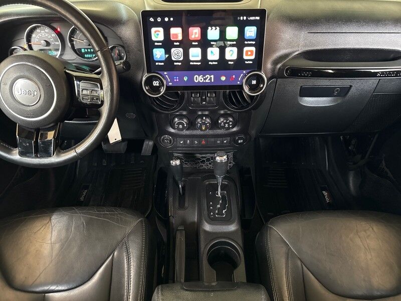 2015 Jeep Wrangler Unlimited Altitude photo 21