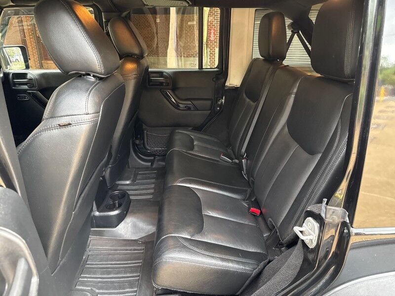 2015 Jeep Wrangler Unlimited Altitude photo 33