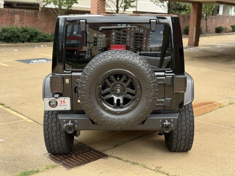 2015 Jeep Wrangler Unlimited Altitude photo 11