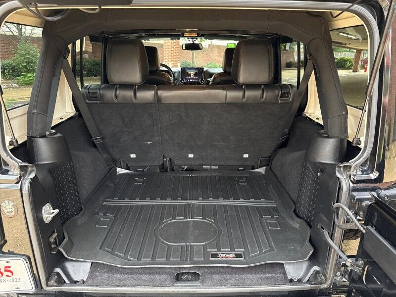 2015 Jeep Wrangler Unlimited Altitude photo 35