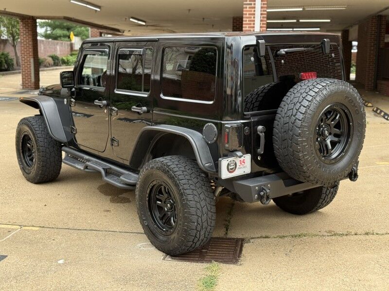 2015 Jeep Wrangler Unlimited Altitude photo 3