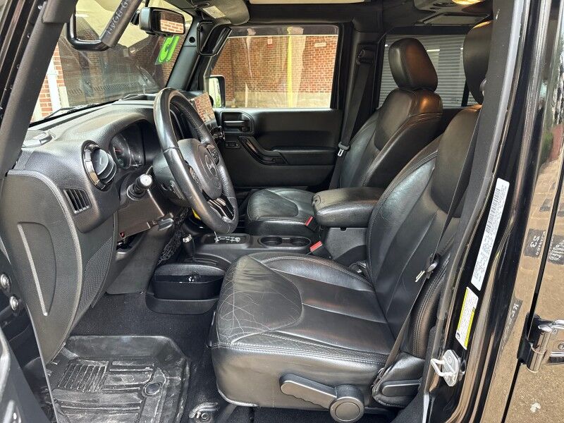 2015 Jeep Wrangler Unlimited Altitude photo 16