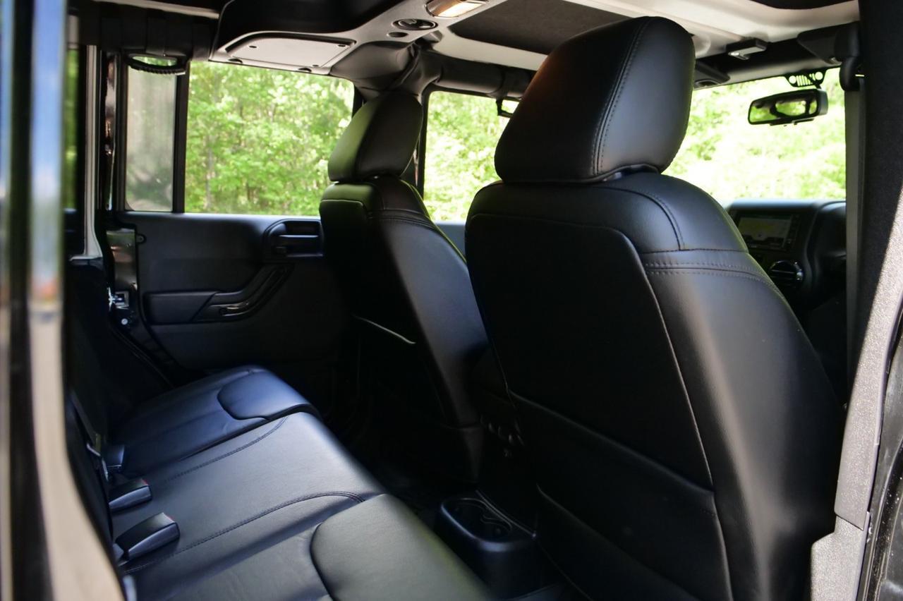 2015 Jeep Wrangler Unlimited Altitude 4X4 / Upgrades / Heated Front Seats! Lincolnton NC