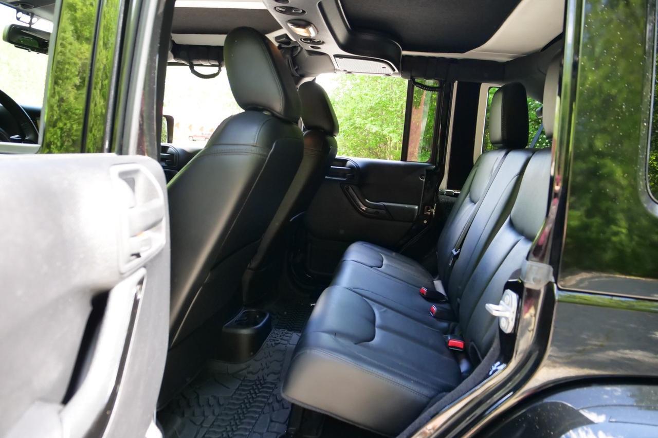 2015 Jeep Wrangler Unlimited Altitude 4X4 / Upgrades / Heated Front Seats! Lincolnton NC