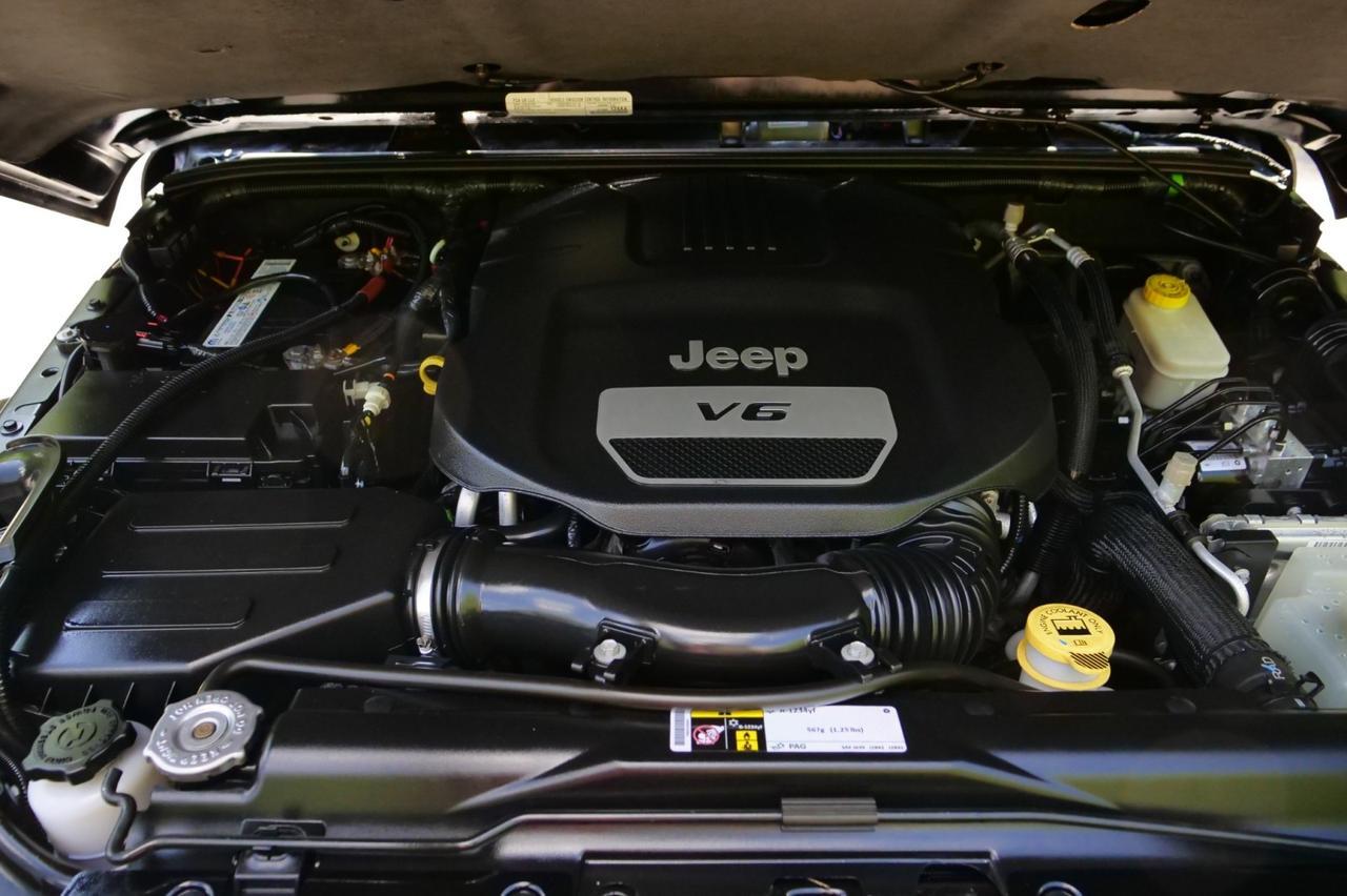 2015 Jeep Wrangler Unlimited Altitude 4X4 / Upgrades / Heated Front Seats! Lincolnton NC