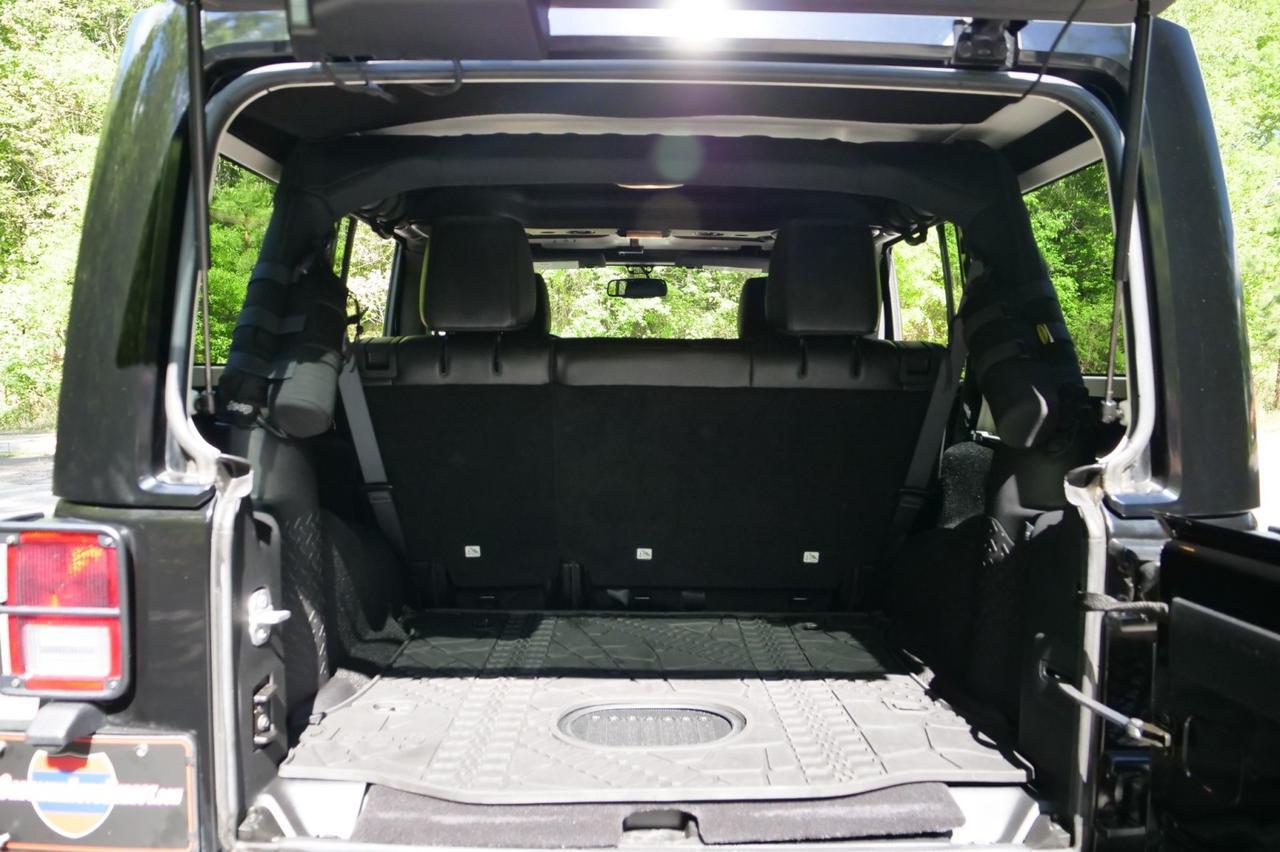 2015 Jeep Wrangler Unlimited Altitude 4X4 / Upgrades / Heated Front Seats! Lincolnton NC