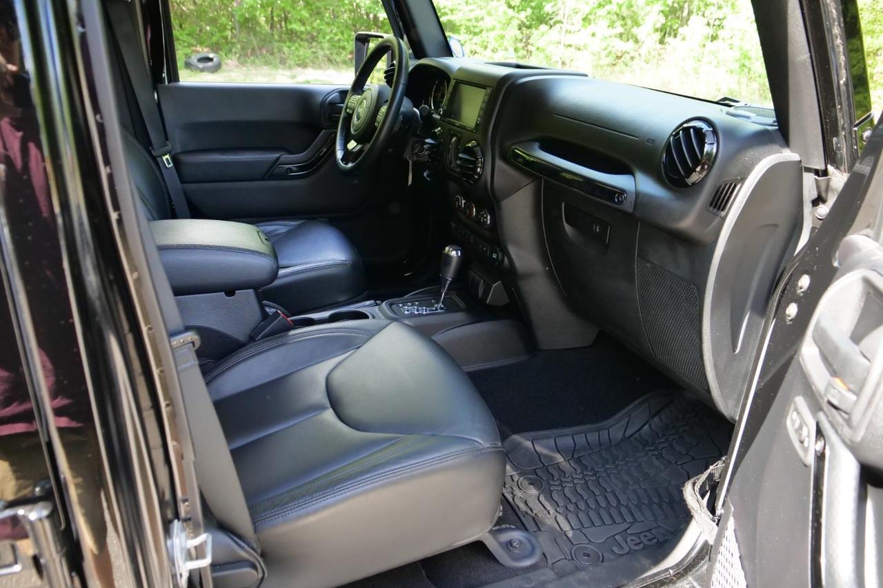 2015 Jeep Wrangler Unlimited Altitude 4X4 / Upgrades / Heated Front Seats! Lincolnton NC