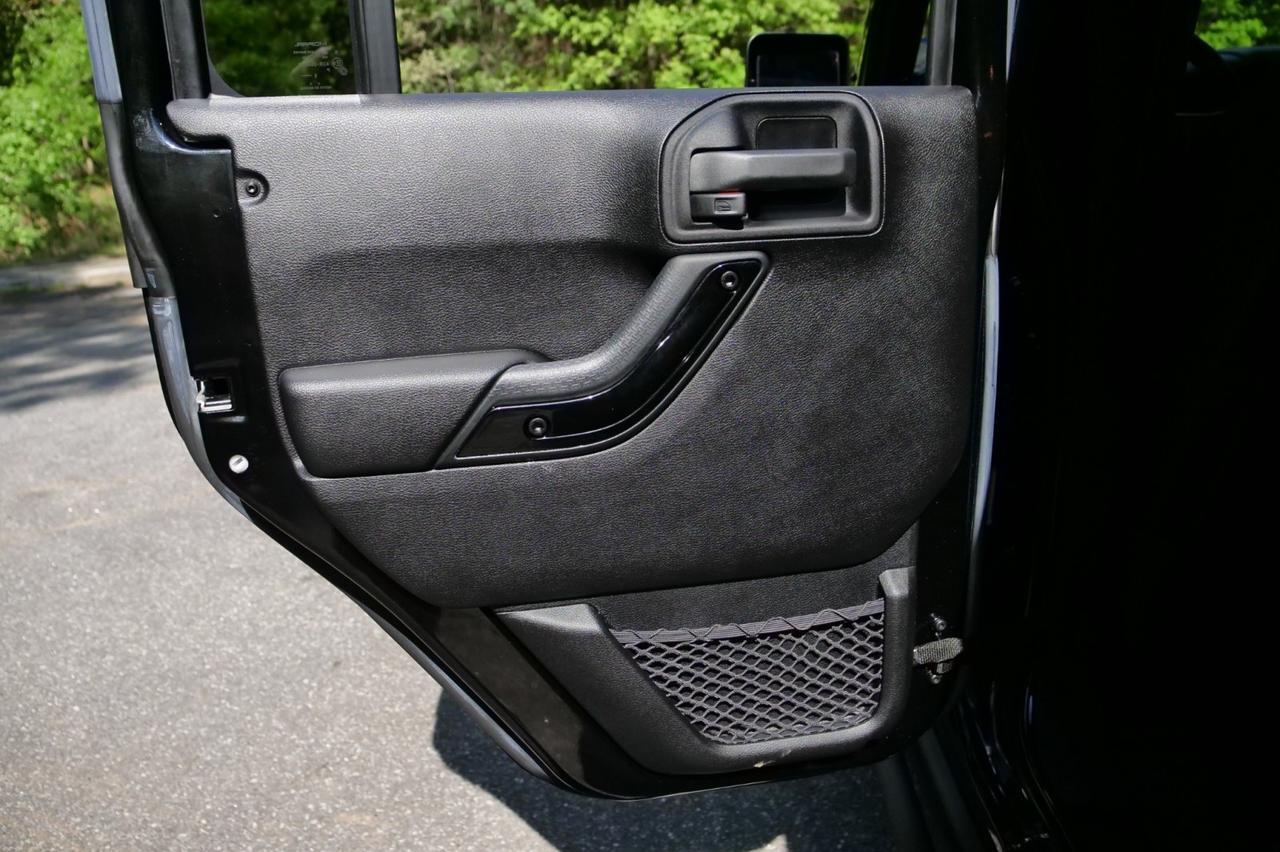 2015 Jeep Wrangler Unlimited Altitude 4X4 / Upgrades / Heated Front Seats! Lincolnton NC