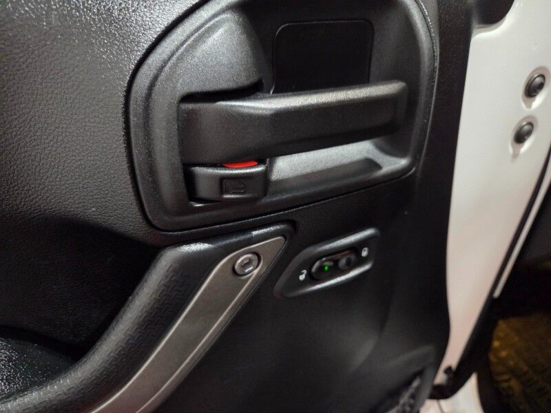 2015 Jeep Wrangler Unlimited Sport 3.6L V6 4 Door Leather Touch Screen NEW TIRES FREE WARRANTY Arlington TX